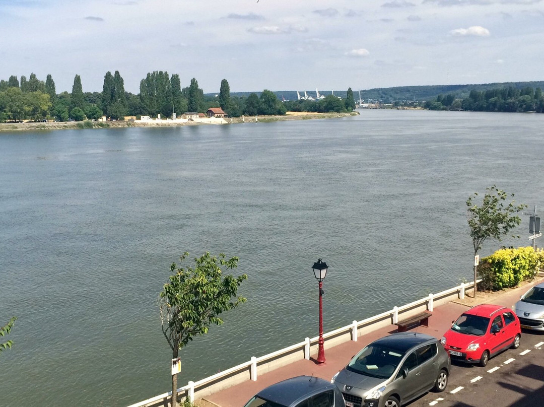 Logis Hôtel le Bellevue主图