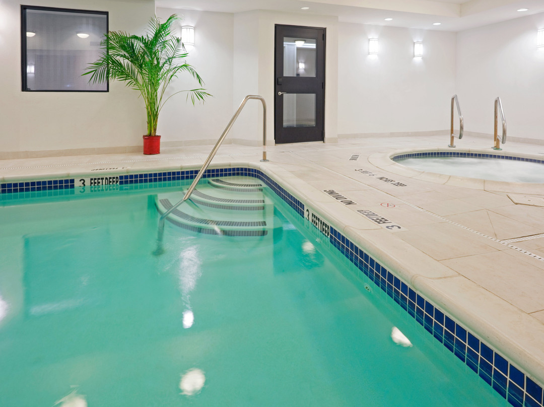 菲什基尔智选假日酒店主图