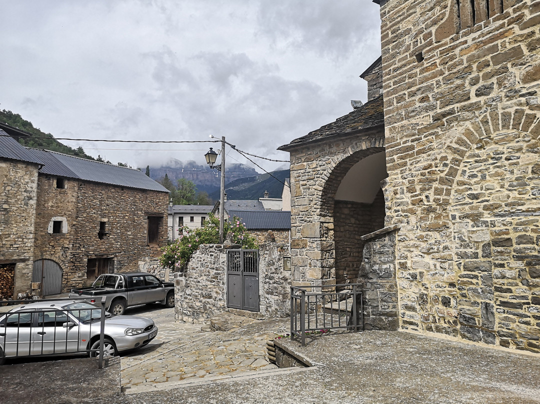 Iglesia de San Saturnino景点图片