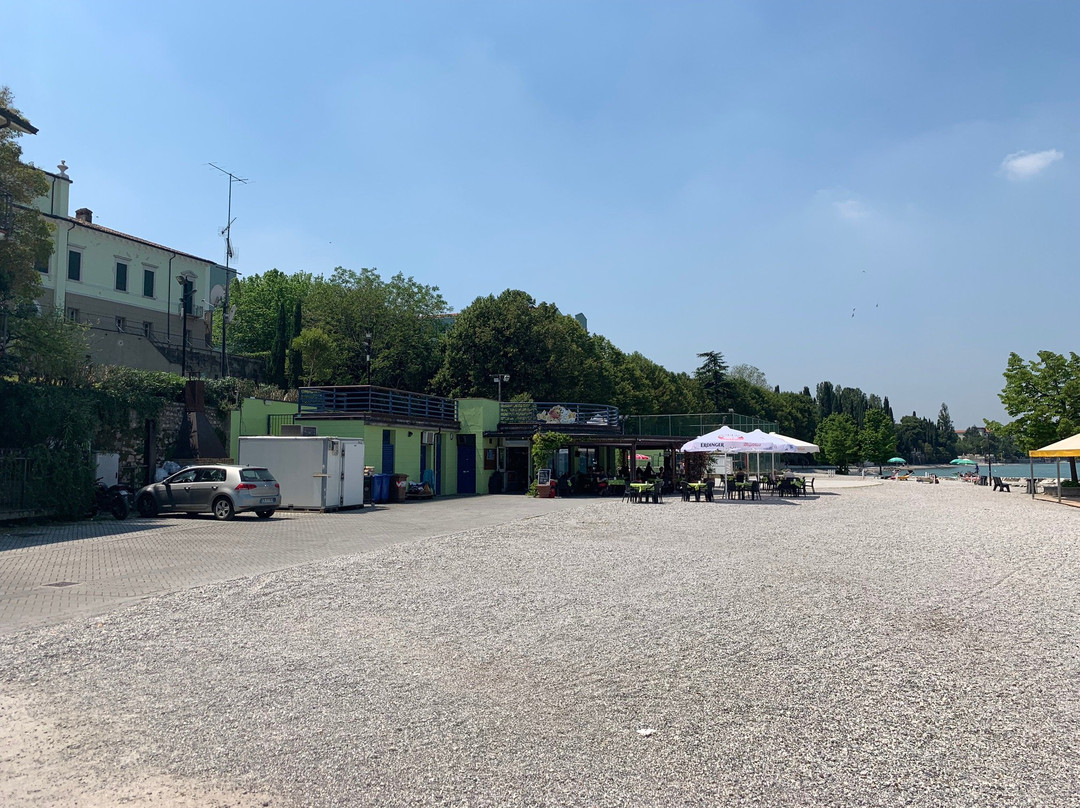 Spiaggia Rivoltella-代森扎诺-德尔加达必去景点