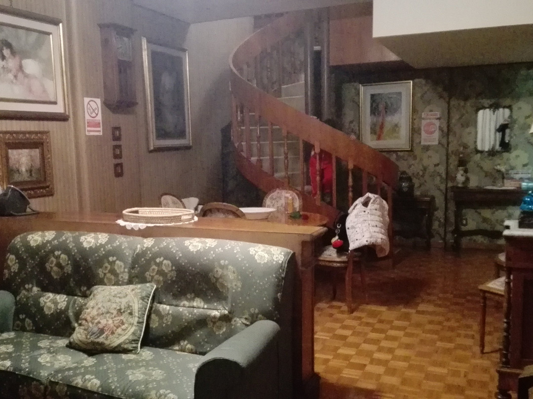 Home Denise E Luca主图