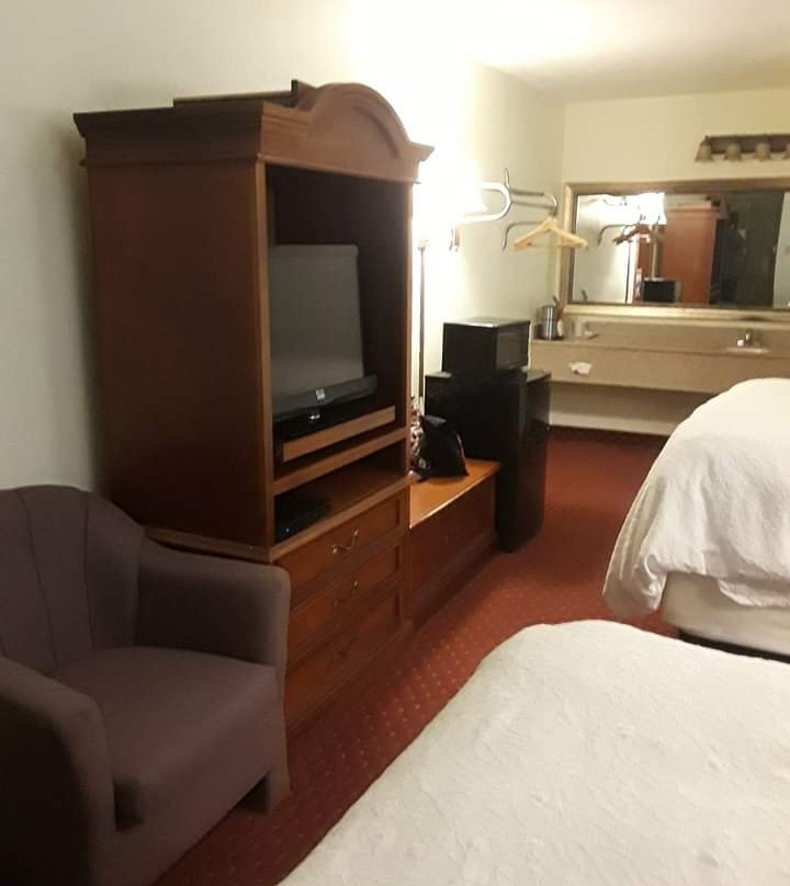 格林江山旅馆主图