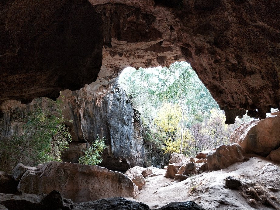 Borenore Caves景点图片