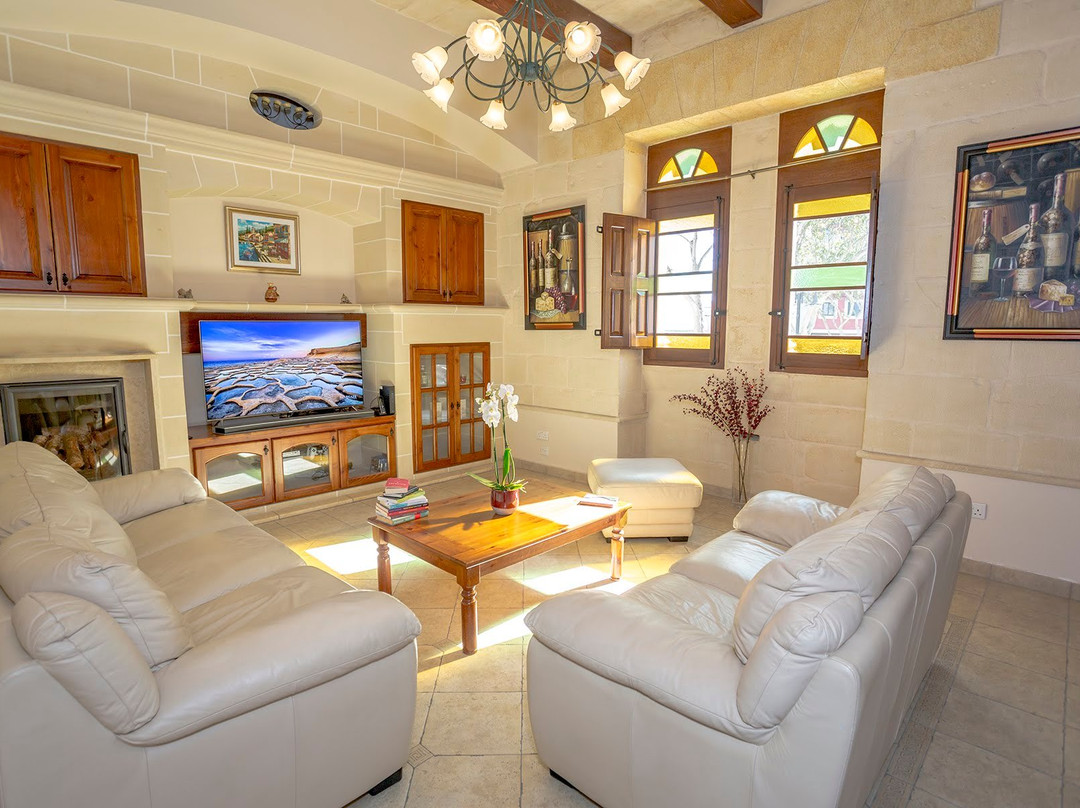 Tieqa Hamra Charming House主图