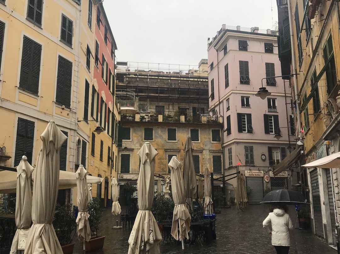 Piazza delle Erbe-热那亚必去景点