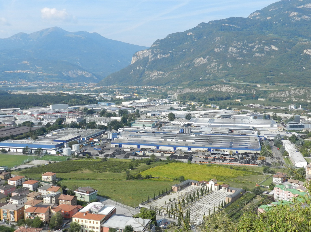 Castel Dante Sacrario AI Caduti-罗韦雷托必去景点