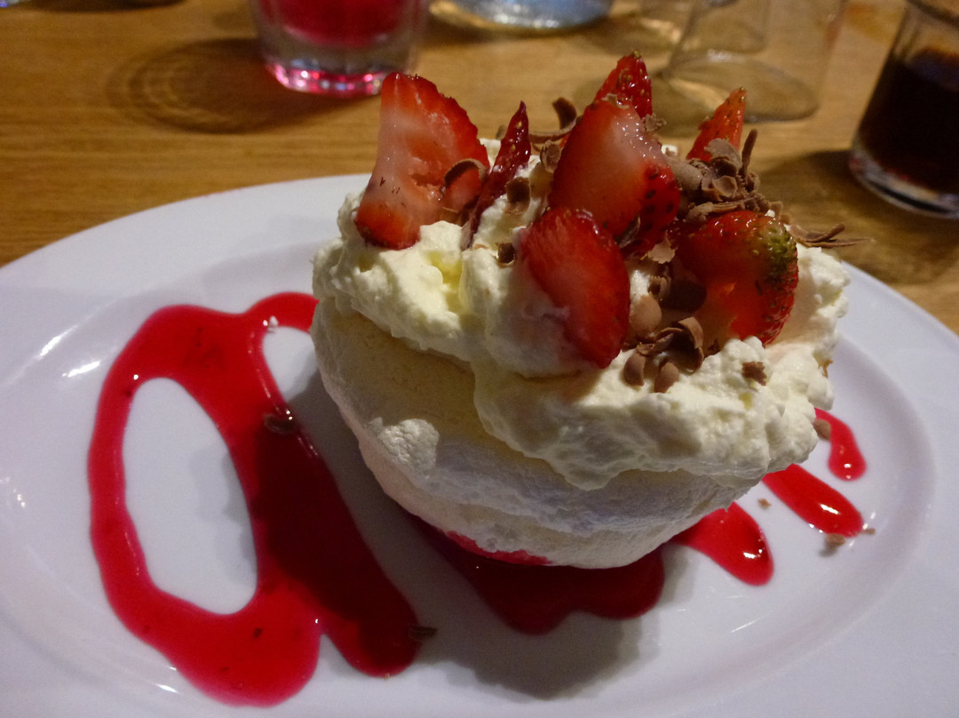 Riverside Hotel主图