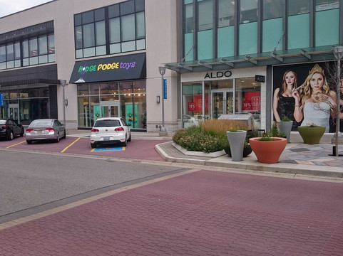 CF Shops at Don Mills-多伦多必去景点