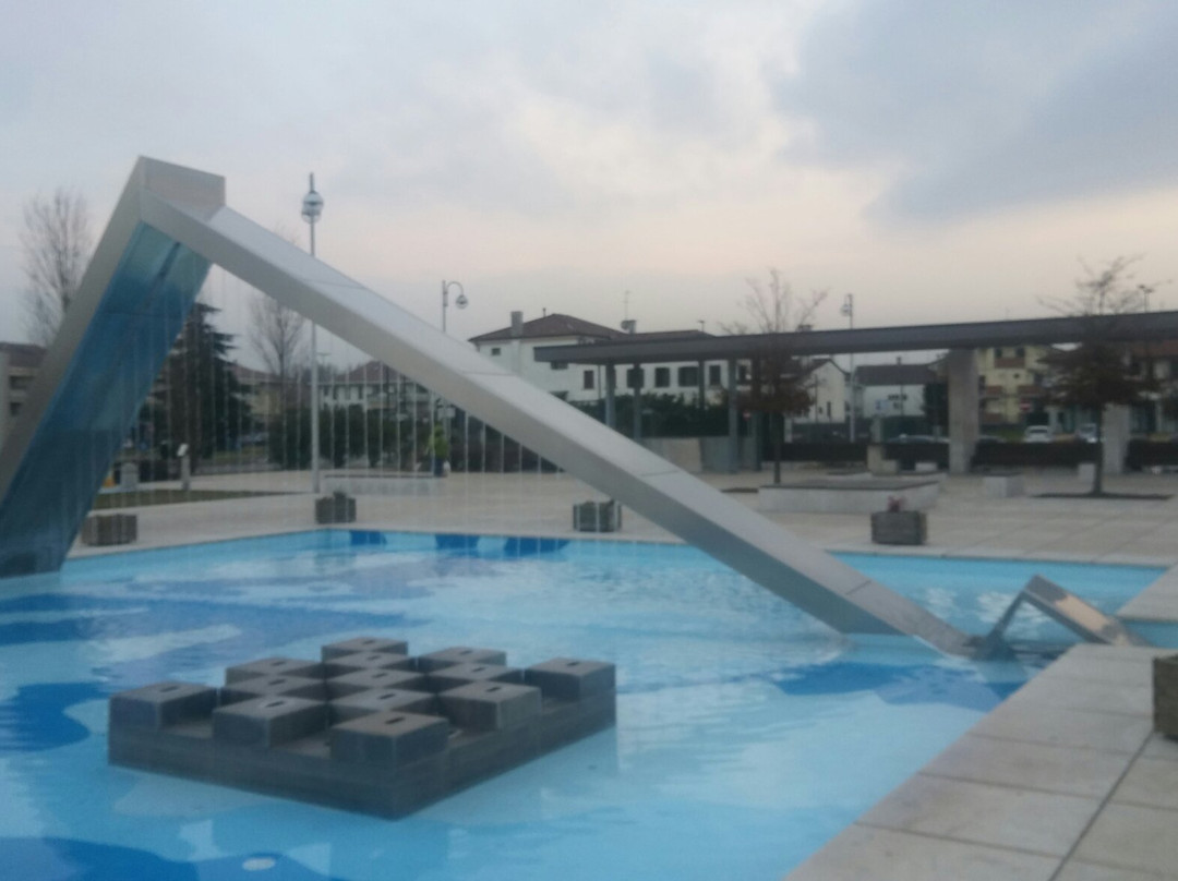 Piazza Europa di Noventa Padovana-诺文塔帕多瓦纳必去景点