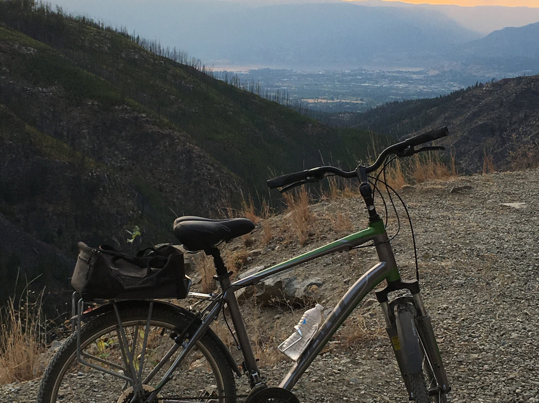 Myra Canyon Bicycle Rental and Tours景点图片