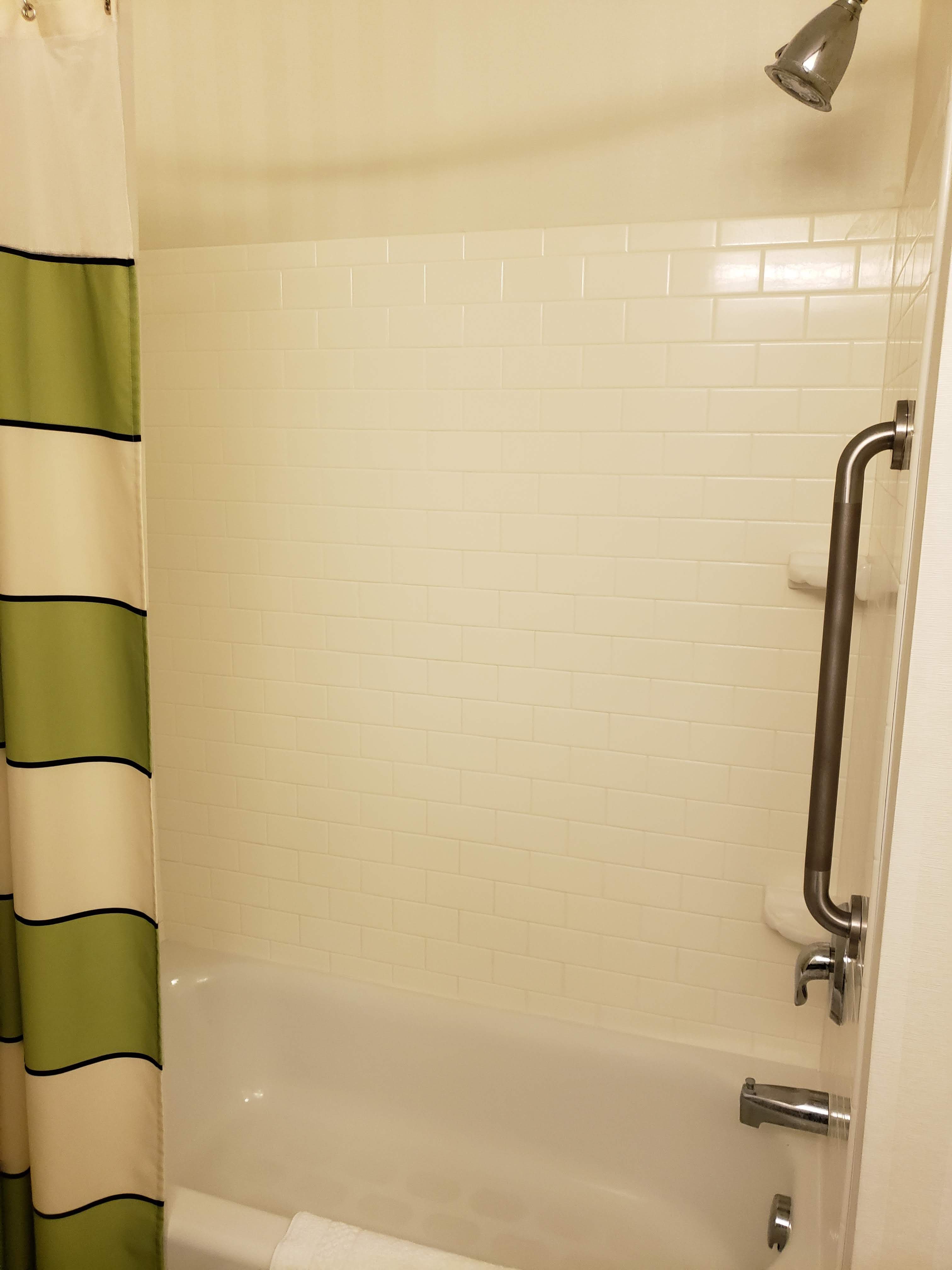 Fairfield Inn & Suites Jacksonville West/chaffee Point-浴室
