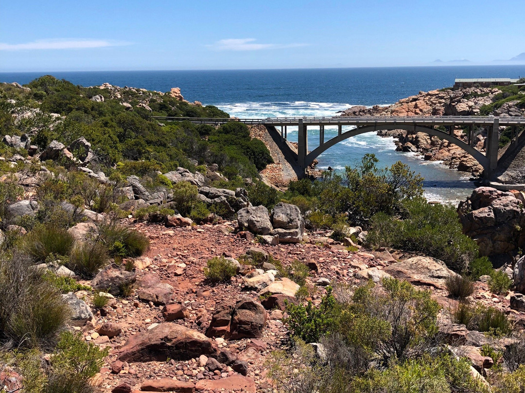 Crystal Pools Hiking Trail-高登湾必去景点