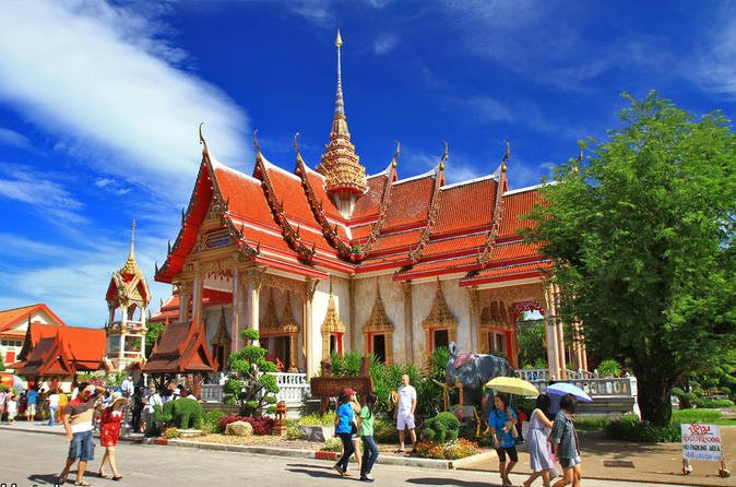 普吉岛城市观光： 普吉岛老城区查龙寺著名景点-普吉岛必去景点