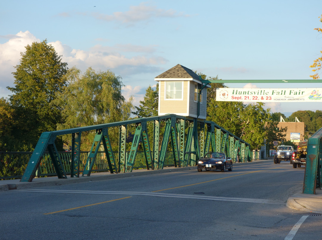 The Huntsville Swing Bridge景点图片