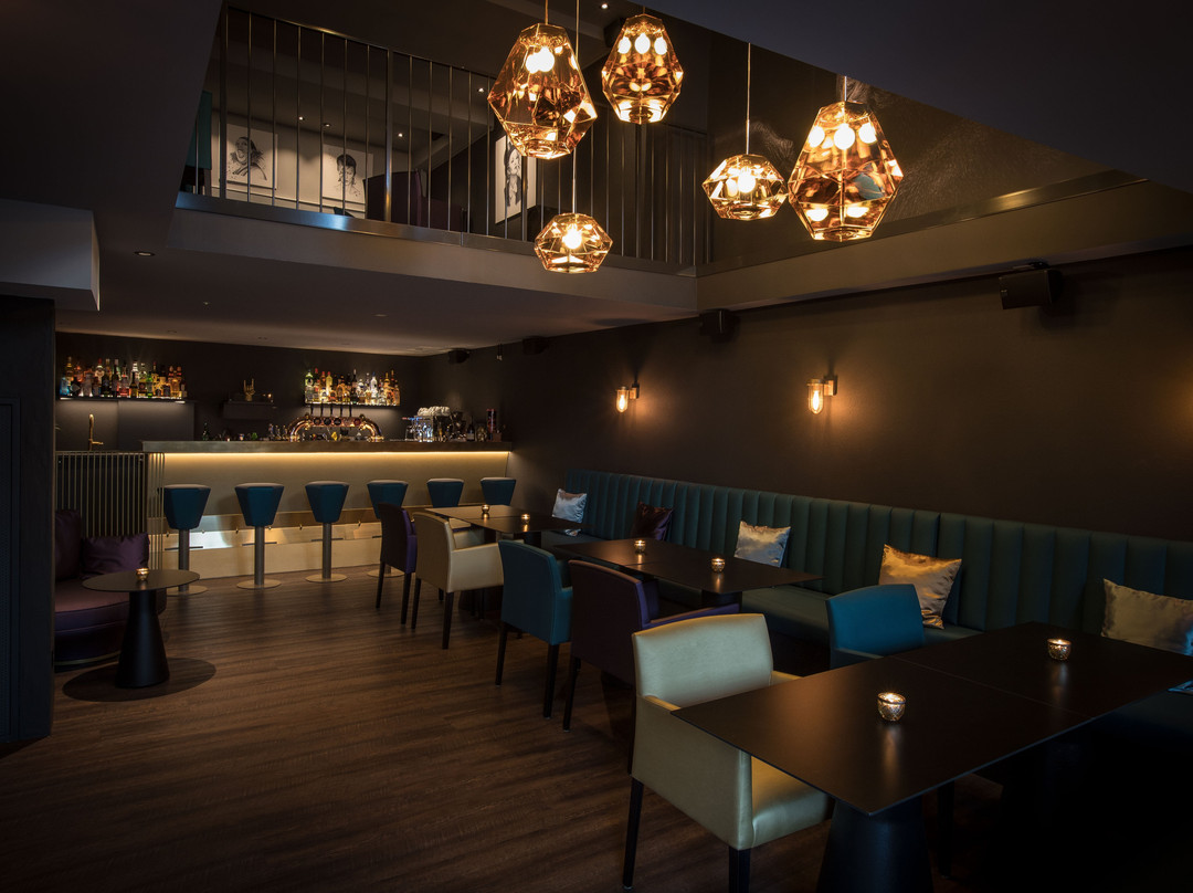 Galerie Boutique Bar