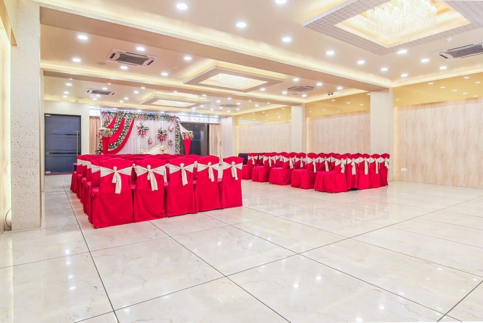 Ratana International主图