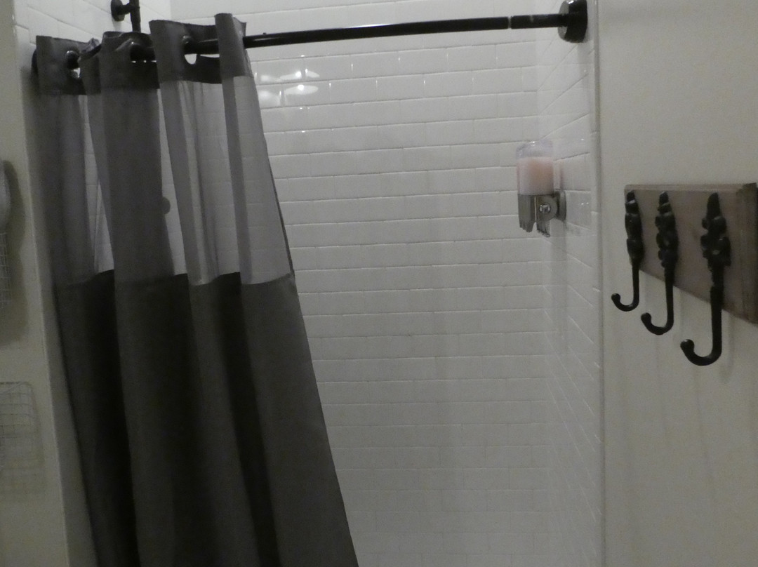 Eighteen-Ninety Sleepover主图