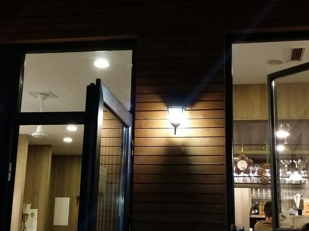 Ziri餐馆和美食-Ambasada