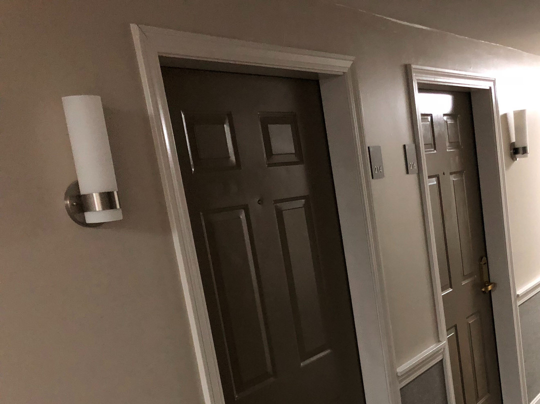 Hampton Village Inn主图