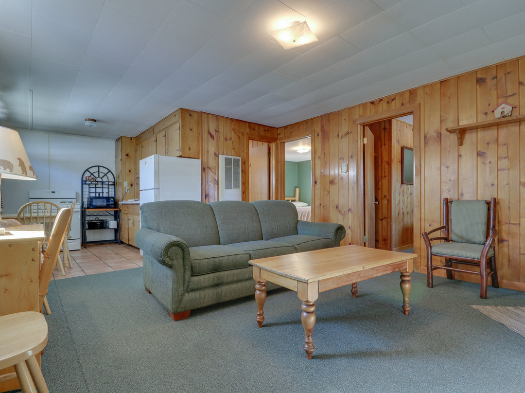 Foothills Lodge & Cabins主图