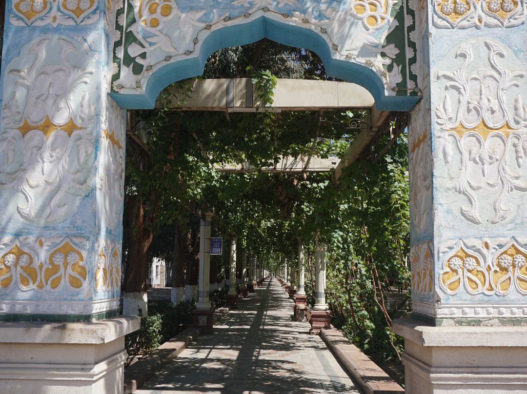 吐鲁番青年路步行街景点图片