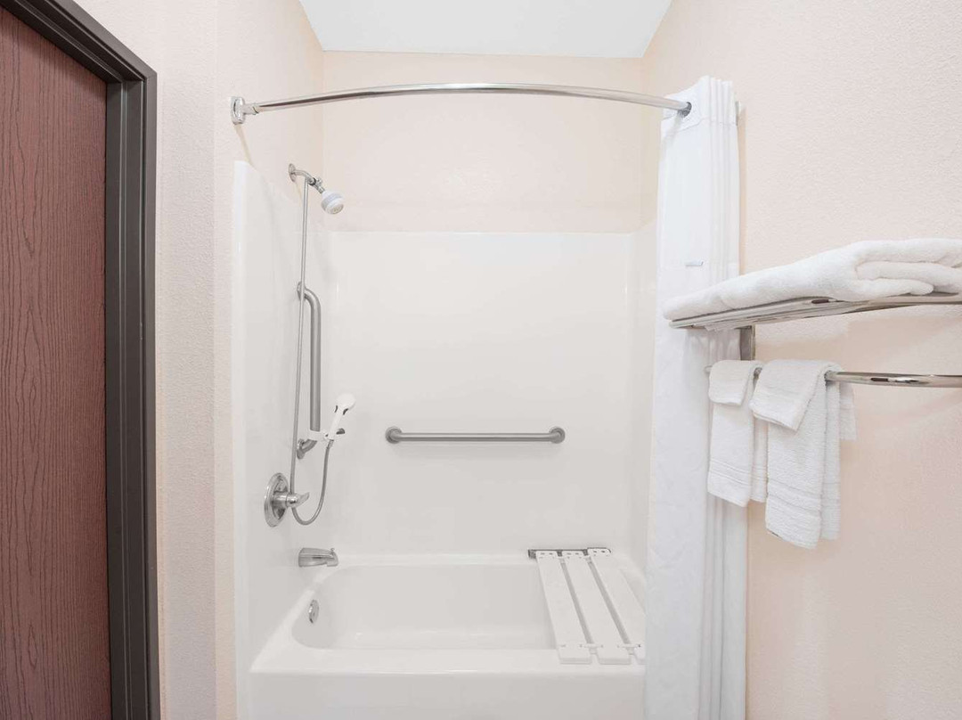 Days Inn by Wyndham Sullivan主图