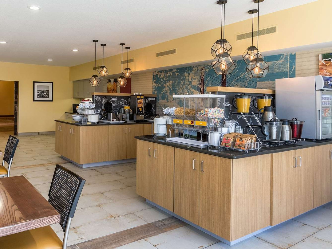 Comfort Suites Burlington主图