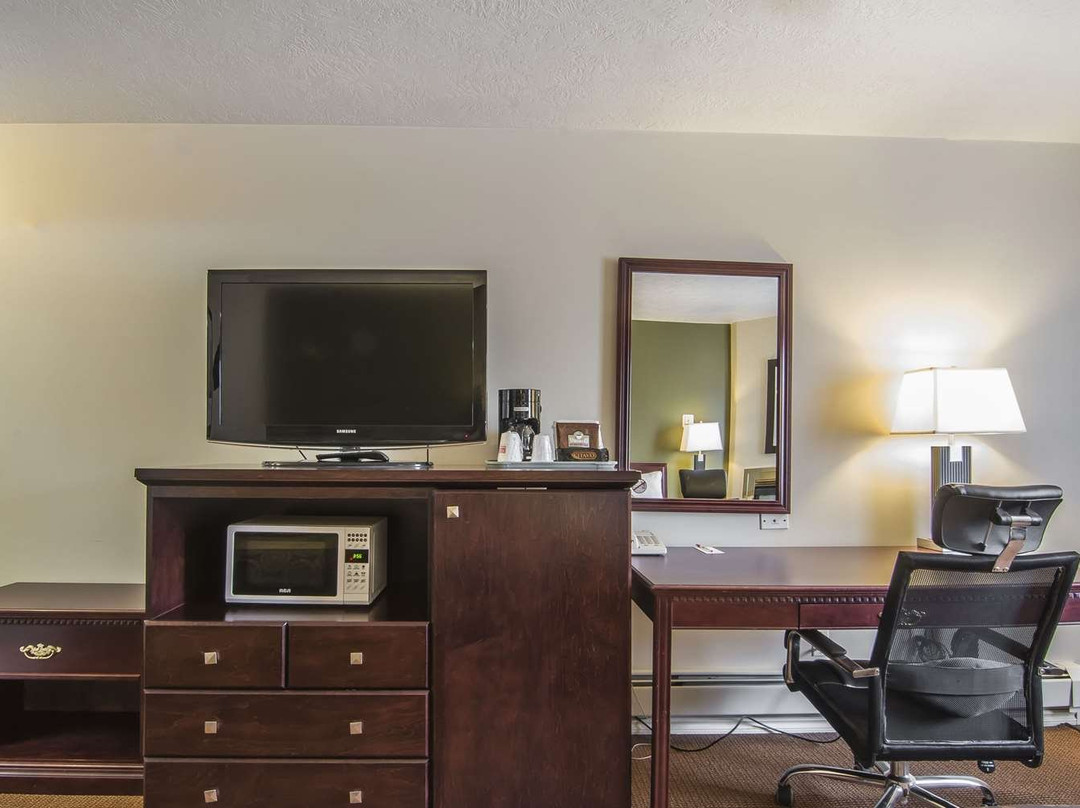 Econo Lodge Inn & Suites主图