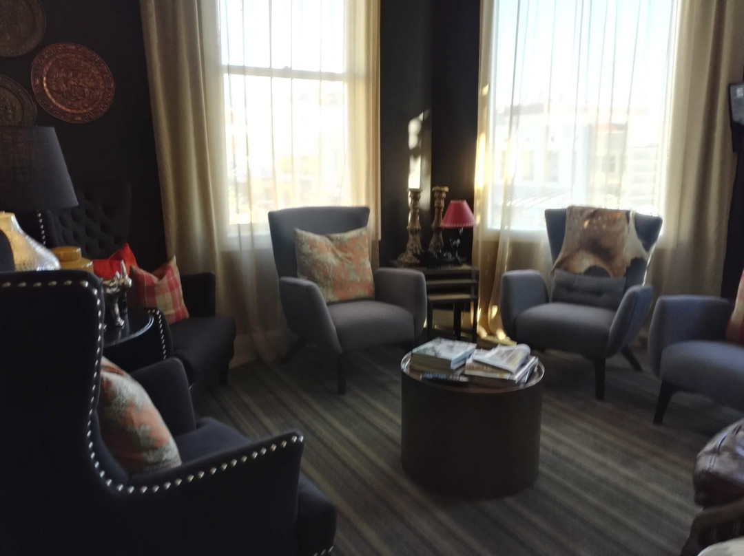 The State Hotel主图