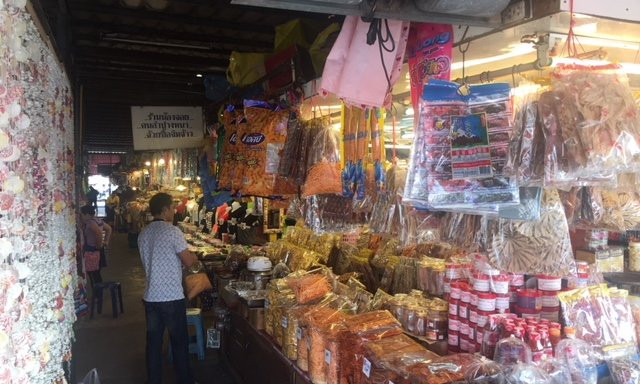 Nuan Thip Market-罗勇必去景点