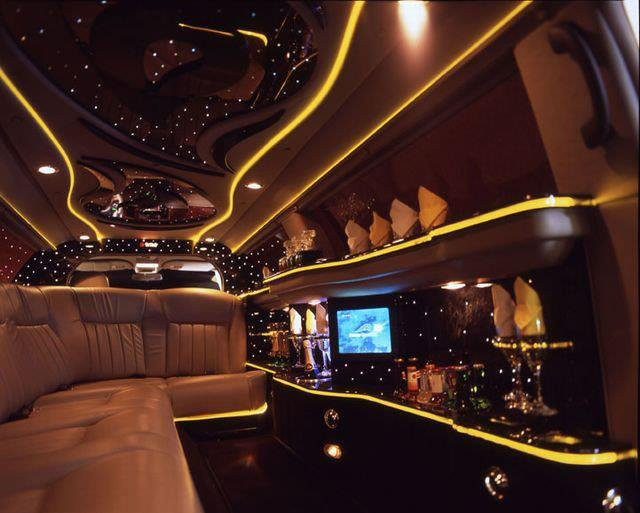 Premier Limos-Long Eaton必去景点