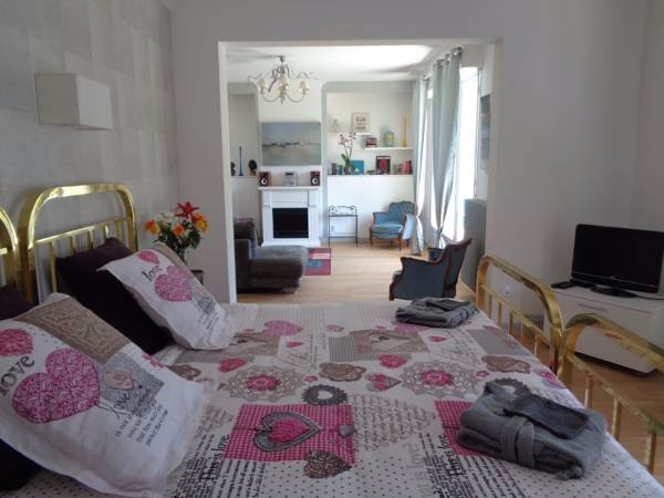 Le Clos Des Mylandes主图