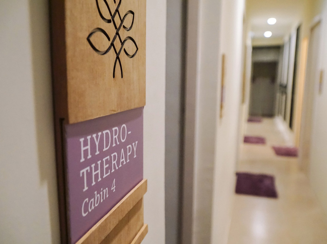 Zee Holistic Living Wellness Center-泗水必去景点