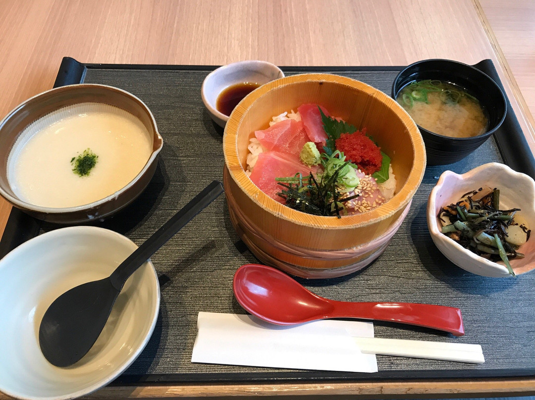 ご飯ととろろ とろ麦 ピエリ守山