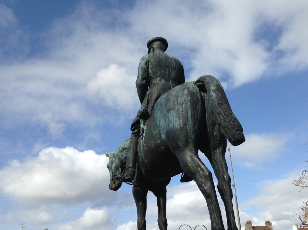 Statue Equestre De Douglas Haig景点图片
