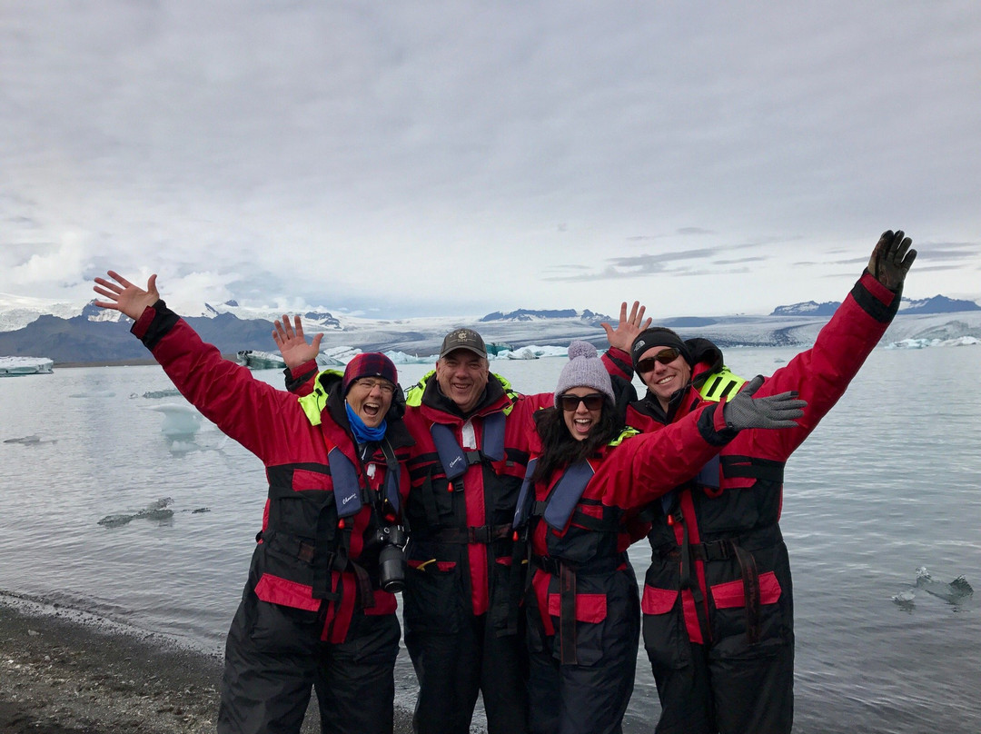充气船艇冰湖旅行景点图片