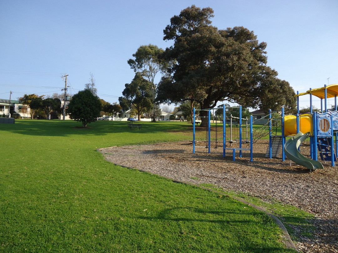 Hubert Osborne Park-特拉拉尔根必去景点
