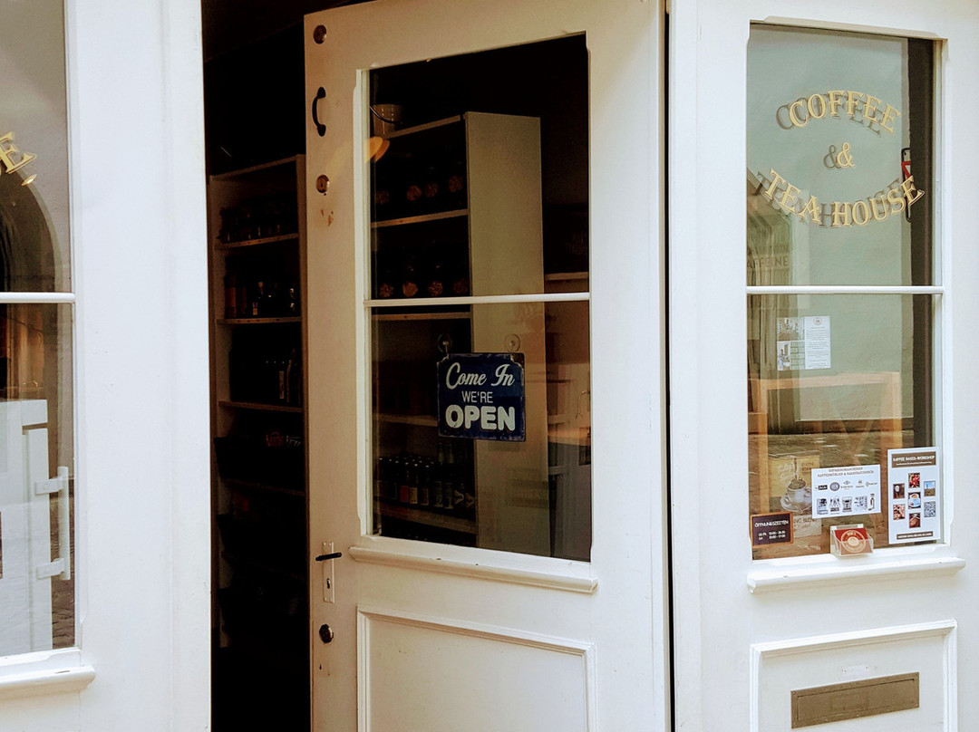 Oberwil餐馆和美食-Bob's Food Store