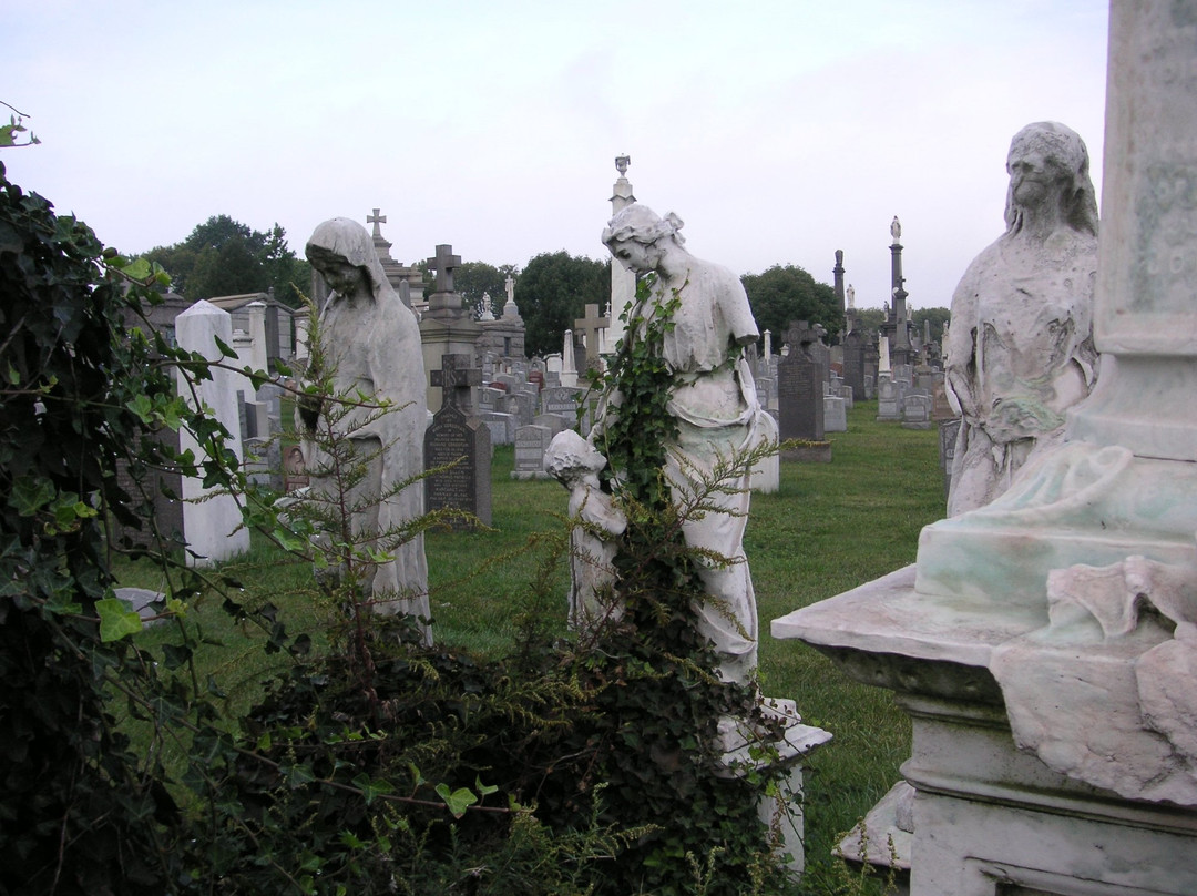 First Calvary Cemetery景点图片