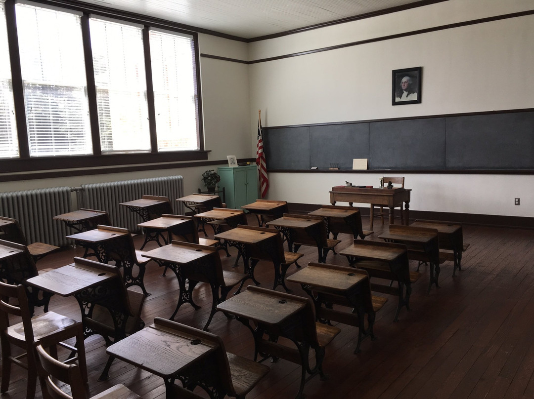 Plains High School-Plains必去景点