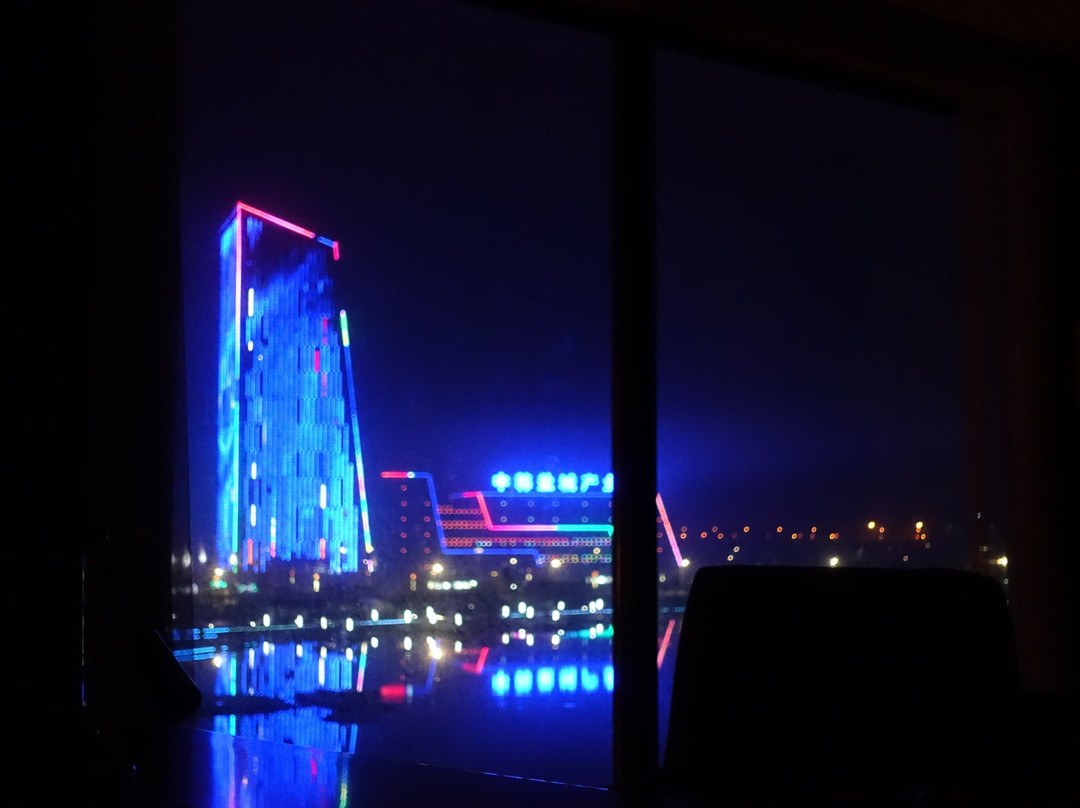 半岛温泉酒店主图