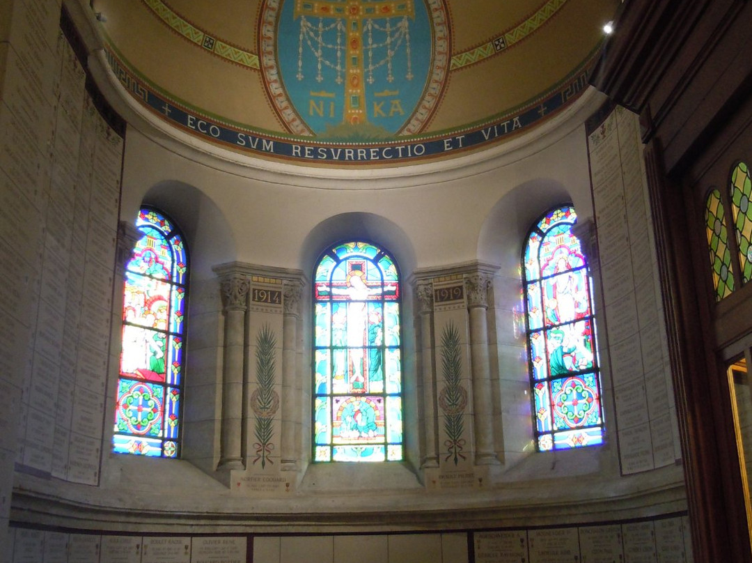 Eglise Saint Pierre-塞纳河畔纳伊必去景点