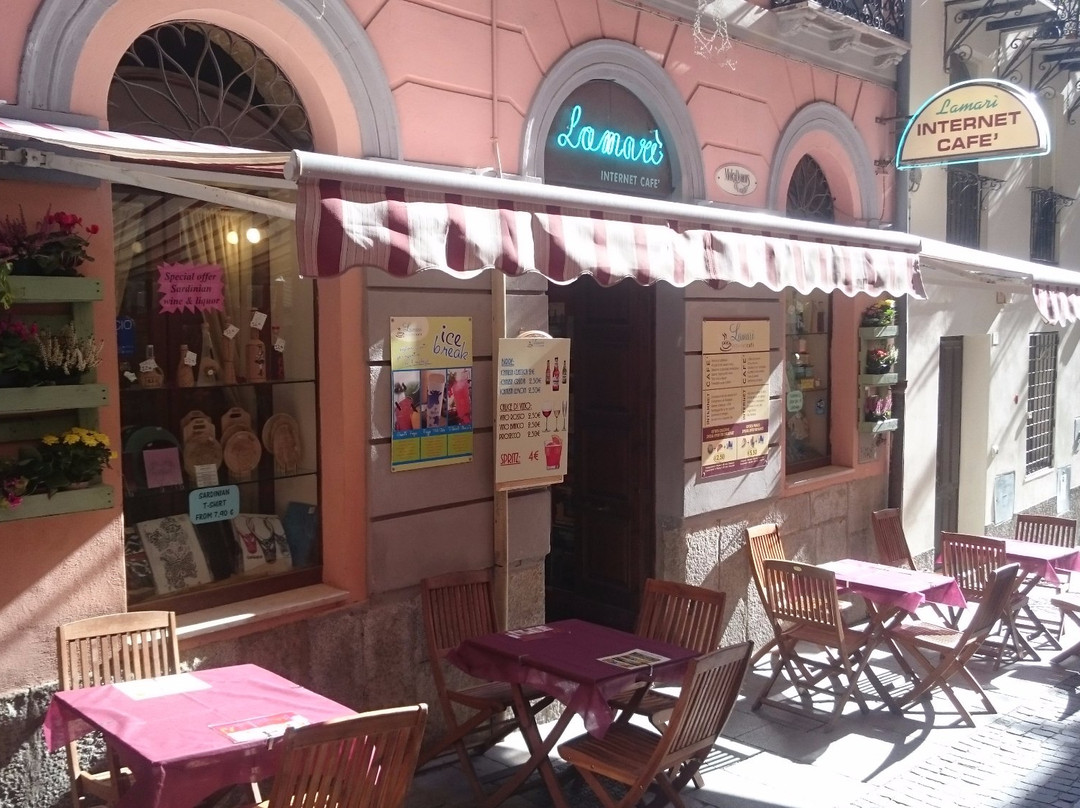 Isili餐馆和美食-Lamari Internet Cafe