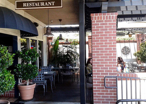 Bud's Seafood Grille