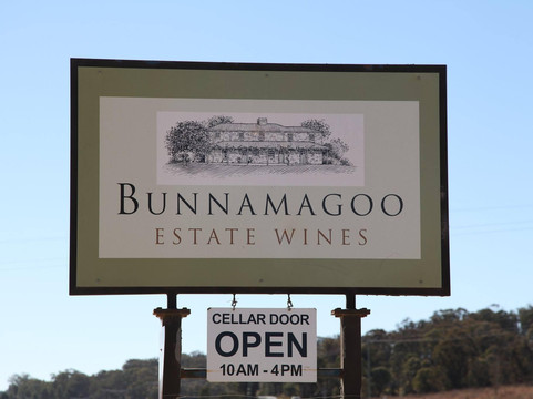 Commercial Helicopters-马奇必去景点