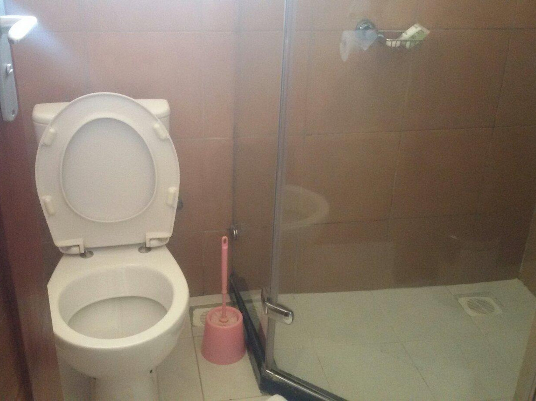 Golden Courts Hotel主图