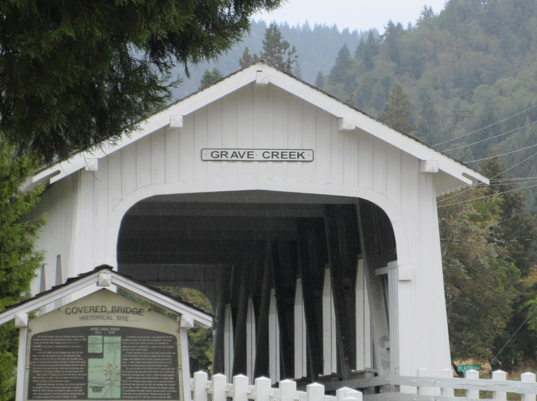 Grave Creek Covered Bridge-Sunny Valley必去景点