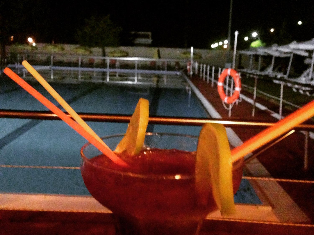 Pisina Summer Coffee Bar-Larissa必去景点