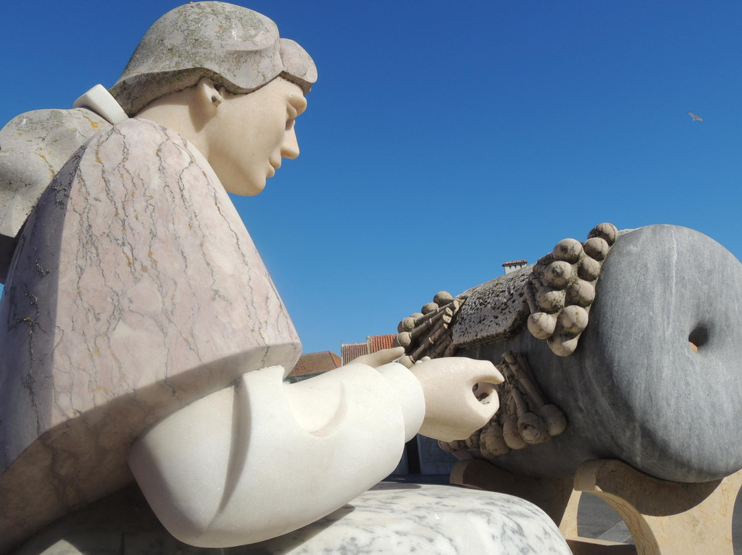 Monumento à Rendilheira-佩尼切必去景点