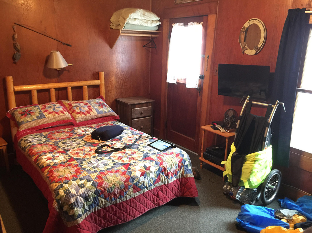 Crescent Creek Cottages & RV Park